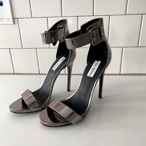 Steve Madden Metallic Heels with buckle (never worn)